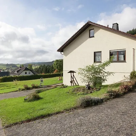 Wallenborner Hohe アパート Wallenborn